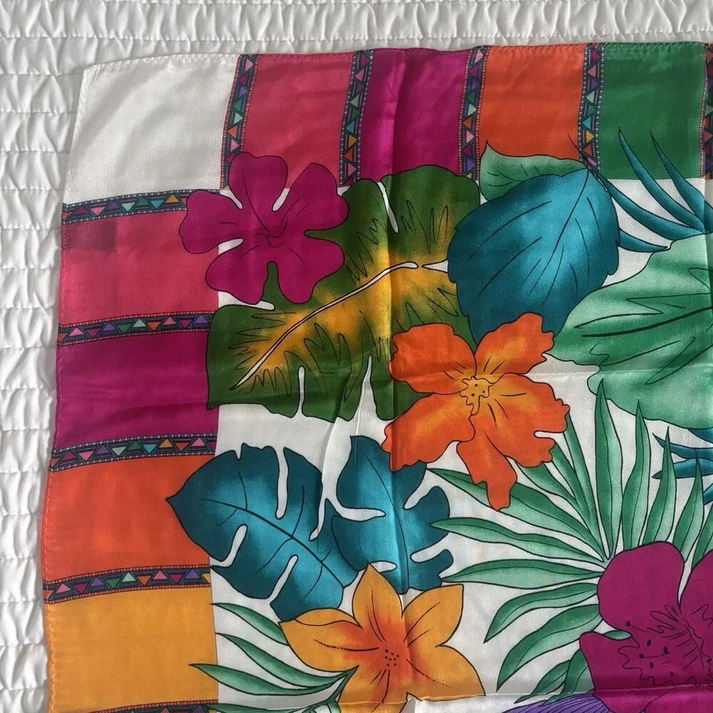 VINTAGE SPECIALTY HOUSE Floral 100% Silk Scarf